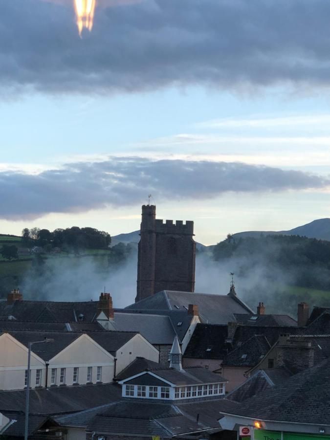 Mount Street House Bed & Breakfast Brecon Exterior foto